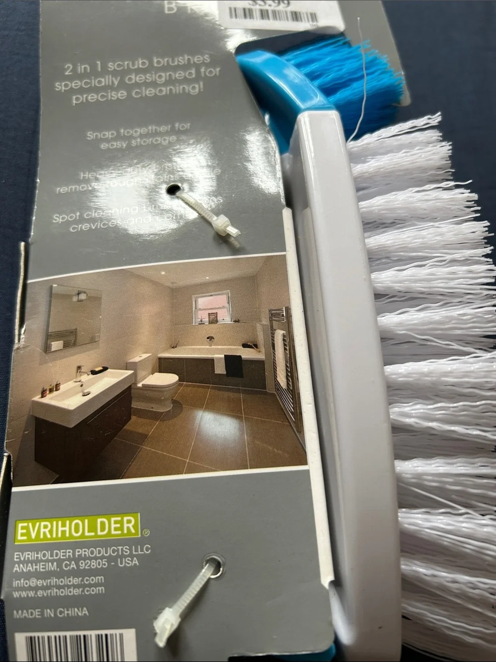 2-in-1 Bath Tile Brush in Blue and White